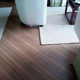 loja de piso laminado para sala pequena Parque Savoy City